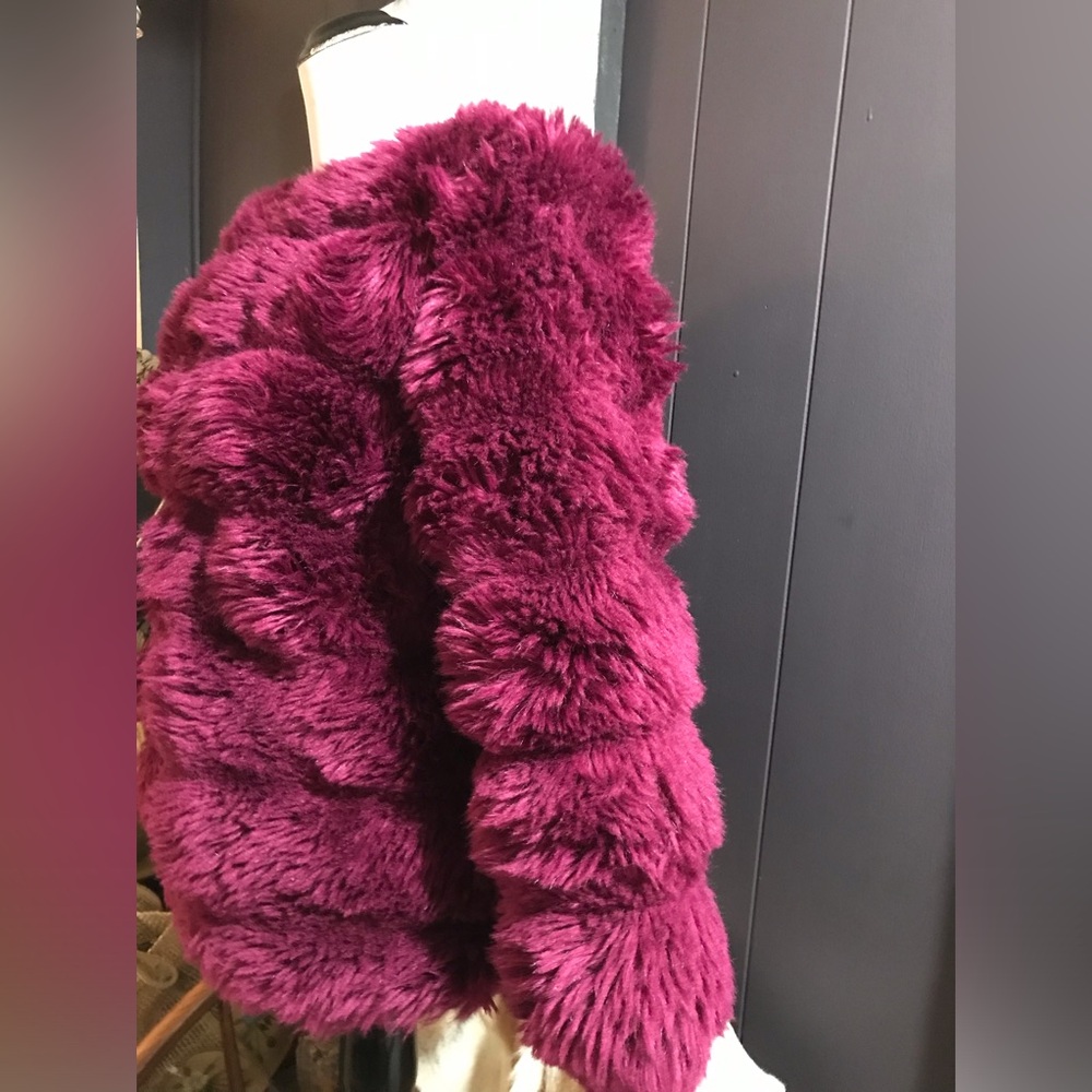 Plush Fuchsia Novelty Faux Fur Jacket Size S/Med - Picture 9 of 16